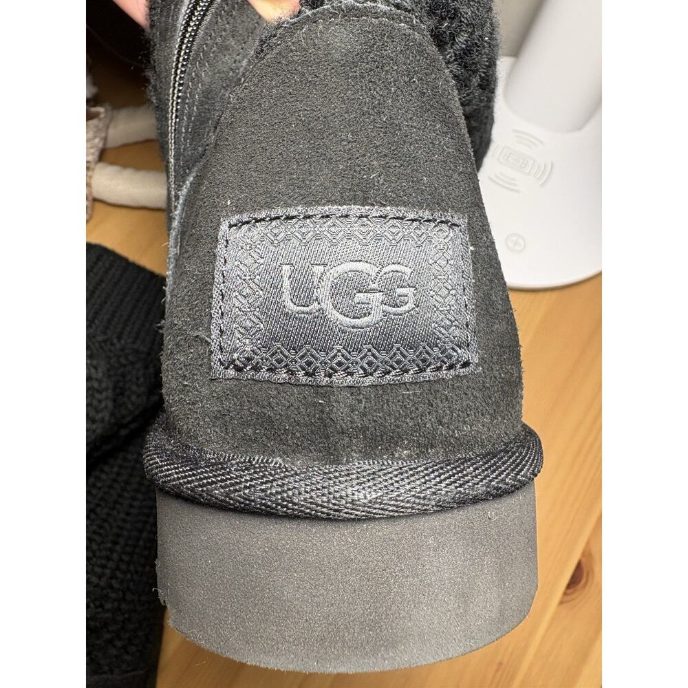 New UGG Classic Cardy Womens Black Knit Knee High Zip Boots Button Faux Fur 9 - Picture 5 of 10